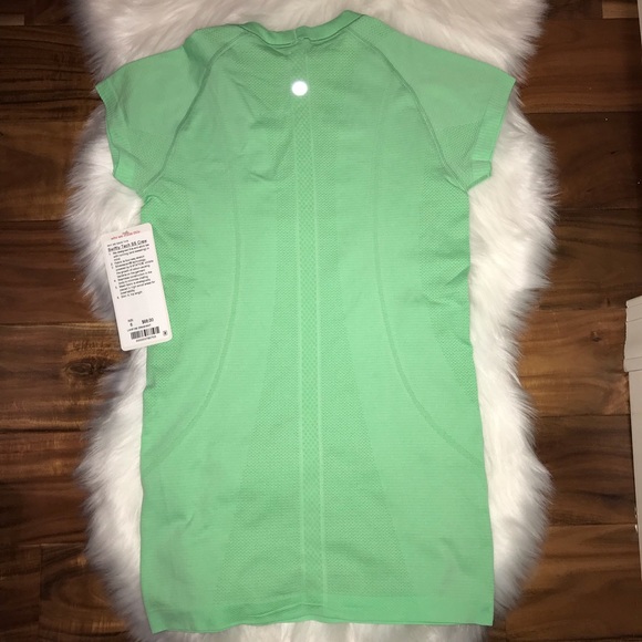 Nwt lululemon Swiftly Tech Short Sleeve Crew green - Picture 5 of 6